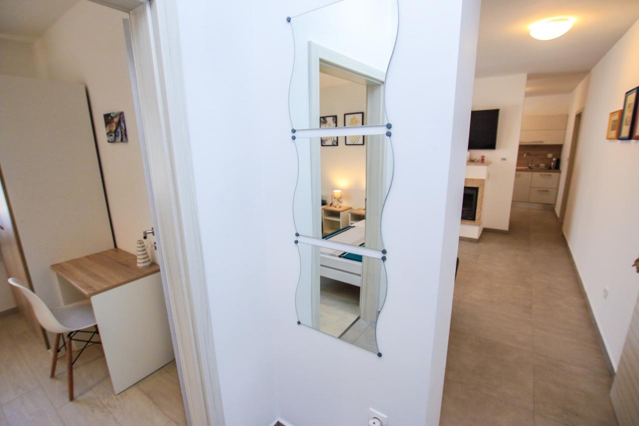 Family Beach Apartments Перой Екстер'єр фото