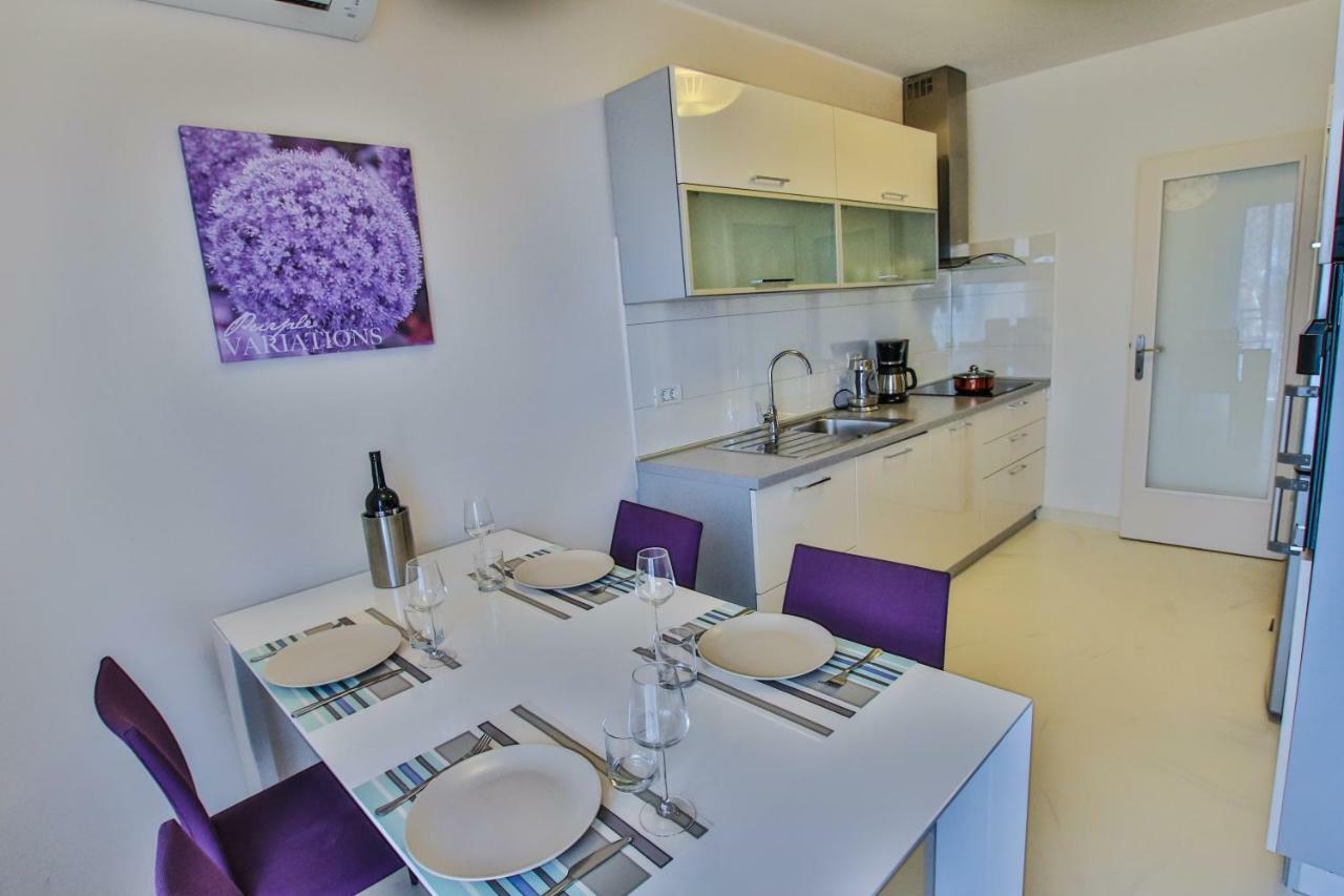 Family Beach Apartments Перой Екстер'єр фото