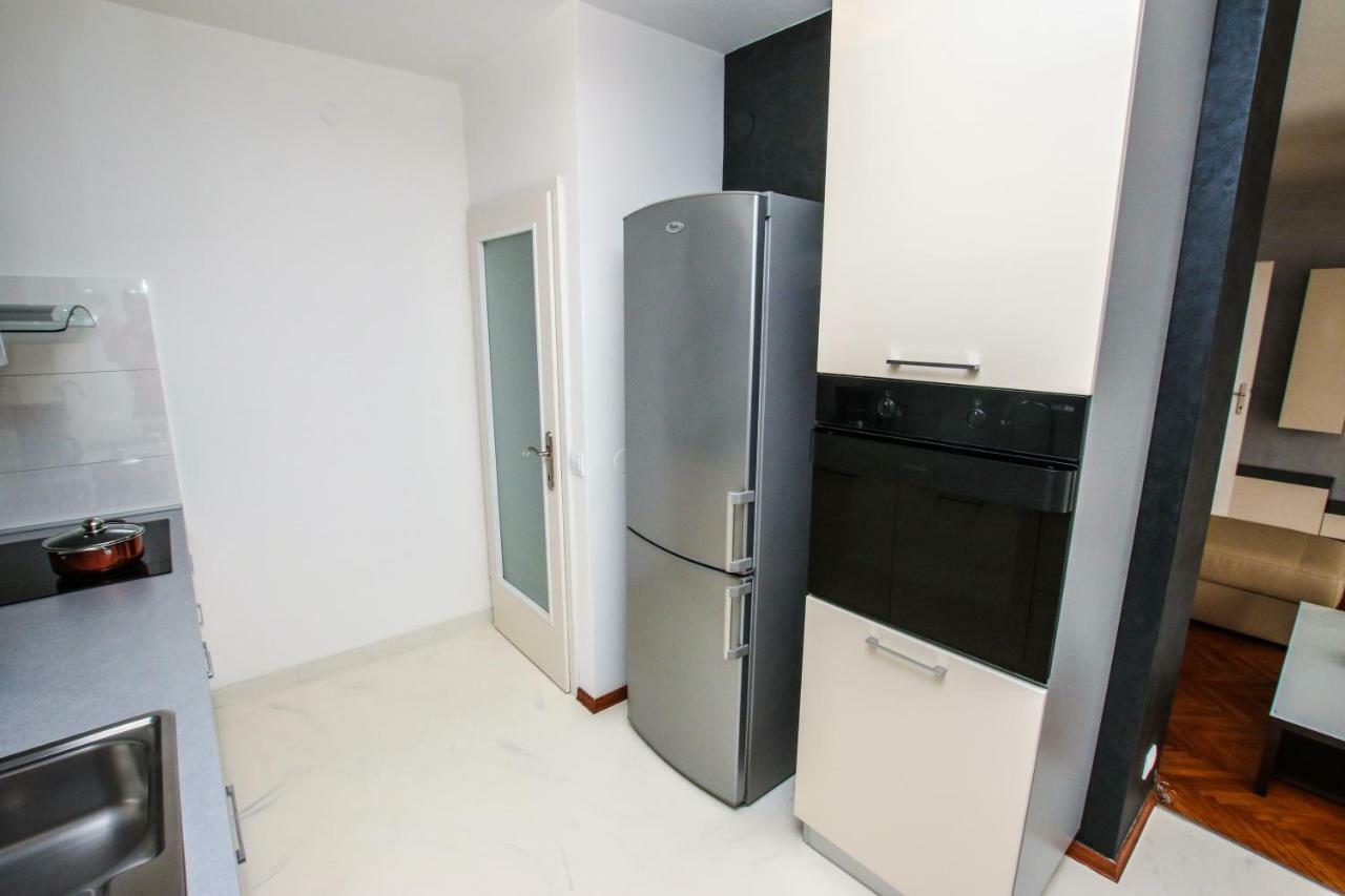 Family Beach Apartments Перой Екстер'єр фото